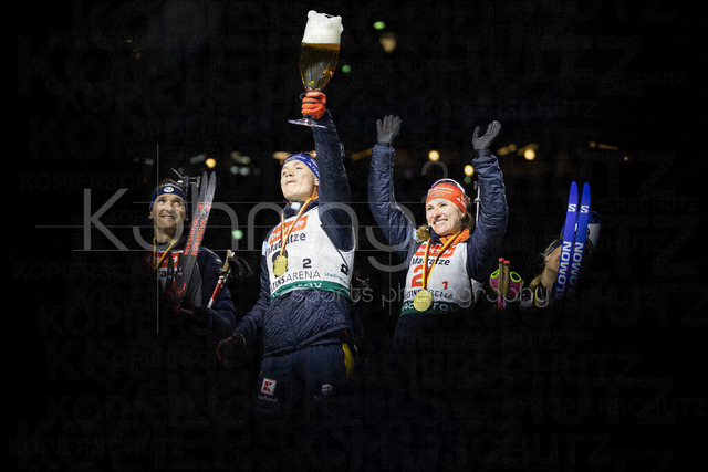 bett1.de WTC Biathlon auf Schalke, 28.12.2025 | Freude bei Janina Hettich-Walz (Team Deutschland 1) und Justus Strelow (Team Deutschland 1) bei der World Team Challenge (bett1.de WTC Biathlon auf Schalke) am 28.12.2025 in der Veltins-Arena in Gelsenkirchen (Deutschland). 