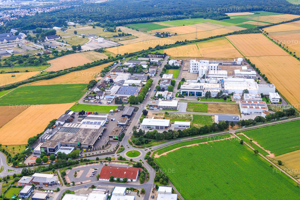 Luftbild: Industriegebiet Brauereistraße mit Corden Pharma GmbH und Bierbrauerei Weldebräu GmbH&Co.KG in Plankstadt im Bundesland Baden-Württemberg in Deutschland.Foto: IMG_090915.jpg vom 04.07.2016 durch Werner Riehm/FLY-FOTO.deLass Bier Zeit | WELDEFacilities Network | Our cGMP Facilities | CordenPharma