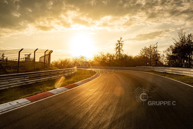 NBG180420_1633TU_MVO | Nürburgring-Nordschleife - Foto: Gruppe C Photography - Realisiert mit Pictrs.com