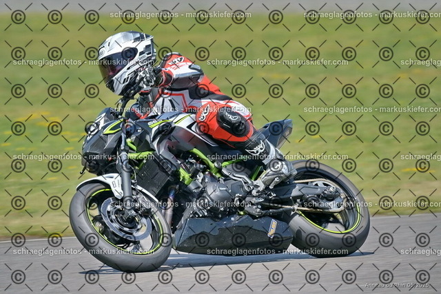 26BT02-2071 | markuskiefer.com - Realisiert mit Pictrs.com