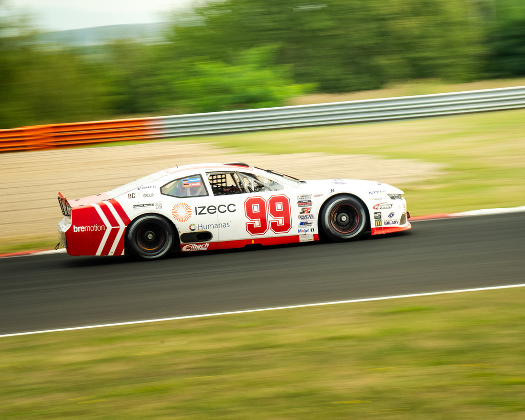 _DSC5258 | Exklusive Motorsport-Fotografie aus Leipzig von TXO Media – für Rennfahrer, Teams & Sponsoren. Sausemuth liefert starke Bilder, die Emotion zeigen. Jetzt buchen & glänzen! - Realisiert mit Pictrs.com