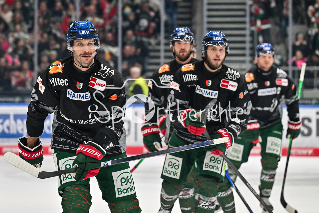Augsburger Panther - ERC Ingolstadt | Jubel der Panther nach dem Treffer zum 1-0 durch Joseph CRAMAROSSA (Augsburger Panther 92) / Tor / Torschuetze / Freude / Happy / beim match zwischen den Augsburger Panthern und dem ERC Ingolstadt am 13. Spieltag der Penny DEL im Curt Frenzel Stadion am 23.10.2025