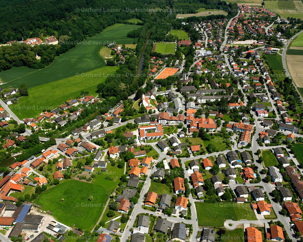 2600693 | WINHöRING 09.06.2006 Wohngebiet einer Einfamilienhaus- Siedlung  in Winhöring im Bundesland Bayern, Deutschland // Single-family residential area of settlement  in Winhöring in the state Bavaria, Germany Foto: Gerhard Launer