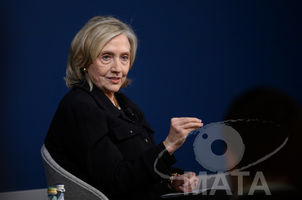 _DWI2721 | Die US-Politikerin Hillary Clinton auf der Veranstaltung Bridging Scholarship and Statecraft im Rahmen der Münchner Sicherheitskonferenz 2026. München, 13.02.2026 Bayern Deutschland  - Realisiert mit Pictrs.com