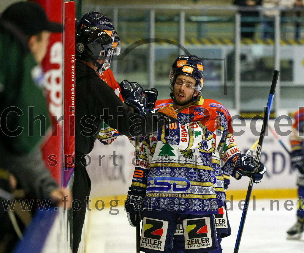 2022-12-09_128_TSV_Erding_gegen_EHC_Waldkraiburg | Erding, Deutschland, 09.12.2022:
Eishockey, Bayernliga 2022 / 2023, 19. Spieltag, TSV Erding gegen EHC Waldkraiburg, Endergebnis: 9:2

Foto: Christian Riedel / fotografie-riedel.net