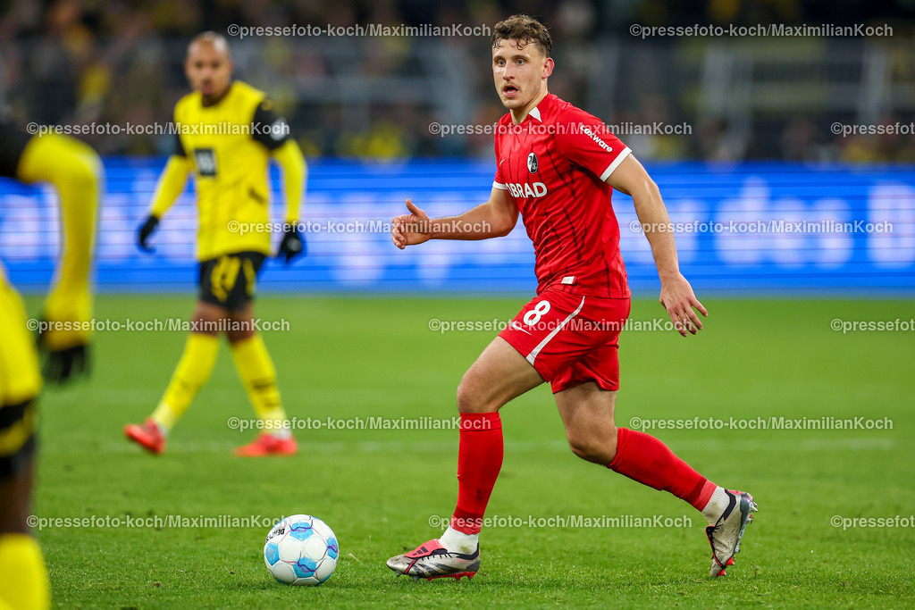 BVB23112402135 | 23.11.2024, Borussia Dortmund - SC Freiburg, 1. Fußball Bundesliga, 11. Spieltag, Signal Iduna Park, Saison 2024 2025: Maximilian Eggestein (Freiburg #8)DFB regulations prohibit any use of photographs as image sequences and or quasi-video.