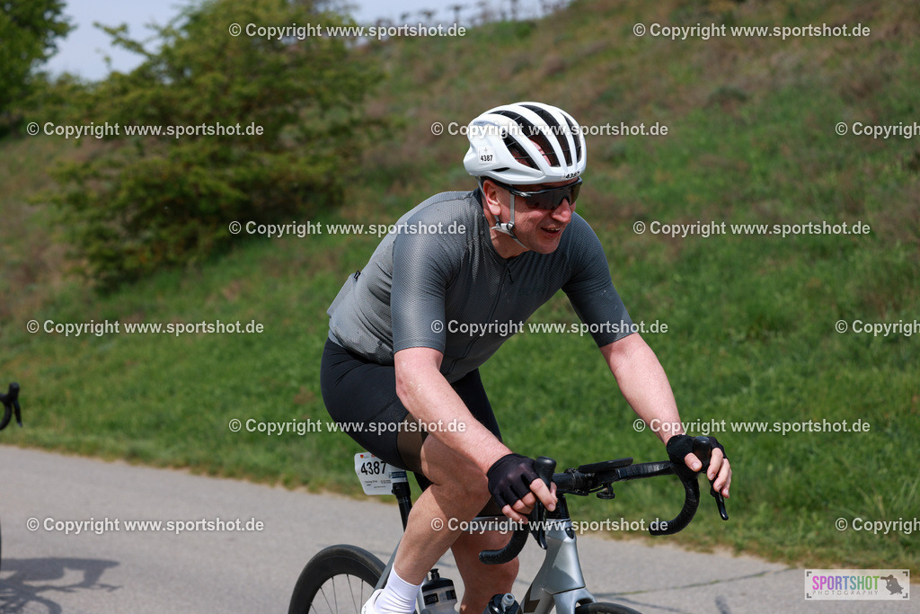 378_AR6_0323 | Neusiedlersee Radmarathon 2026@sportshot_your_pictrs #yourpictures#roadtowm2029 #nrm #neusiedlerseeradmarathon #neusiedlersee #neusiedlerseetourismus #burgenland #mörbisch #nrm26 #burgenlandtourismus #voglundco #poweredbyburgenlandtourismus #radsport #rad #marathon #ucigranfondo #visitburgenland #ucigranfondoworldseries