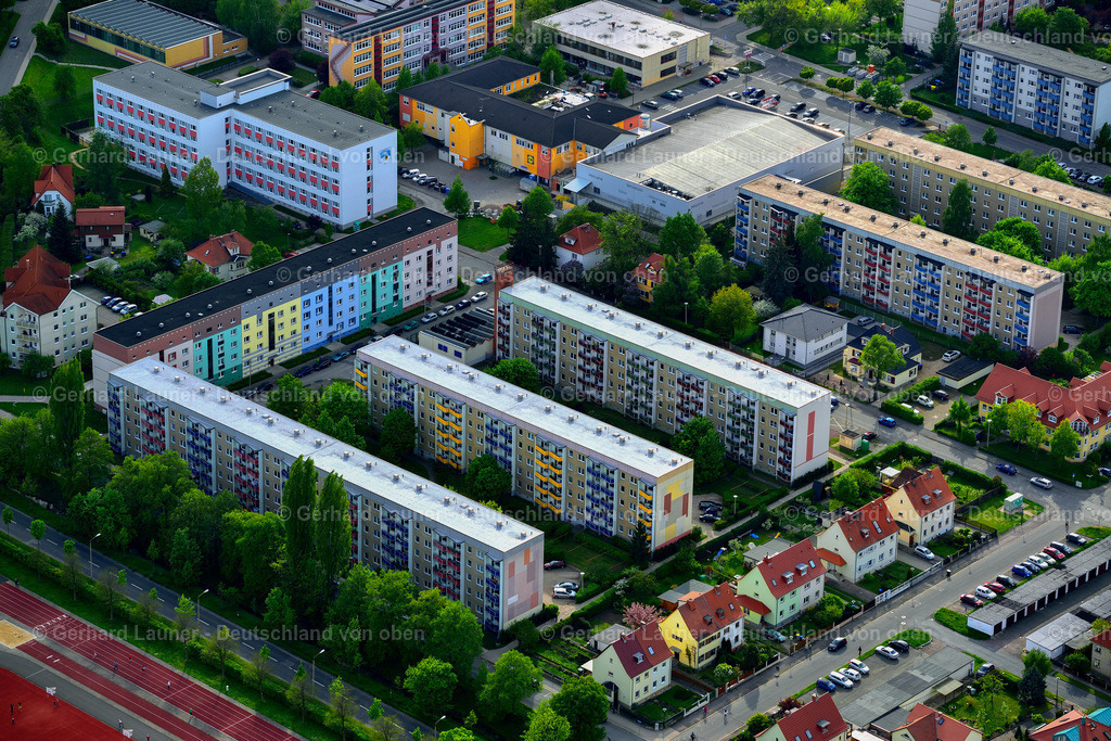 3301434 | farbige Wohnblocks in Arnstadt, Thüringen