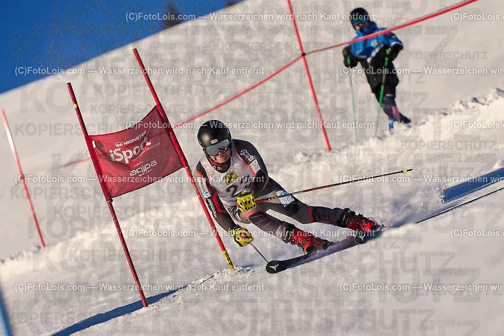 ALP2516_MASTERS-Cup_GS-B Herrn_Hoeller Josef | (C)FotoLois.com, Alois Spandl. FIS Masters-Cup Wildschönau, Giant Slalom auf der Piste Schatzberg GS, Siegerehrung auf dem Dorfplatz Niederau, Sa 13. Januar 2024.