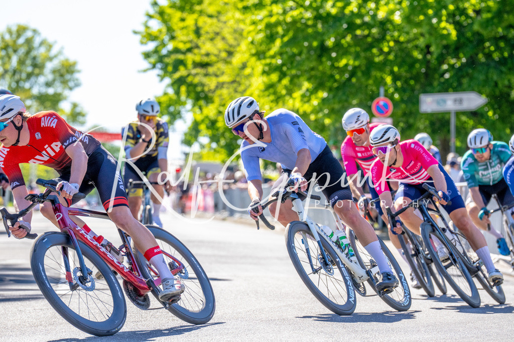 Spurt in den Mai 2026 - Großer Preis der Sparkasse Neuss | Annual one-day road cycling race "Großer Preis der Sparkasse Neuss" held in Büttgen, Germany, organized by VfR Büttgen 1912 e.V. The event features multiple races across all age categories from U11 youth to Elite men. - Realisiert mit Pictrs.com