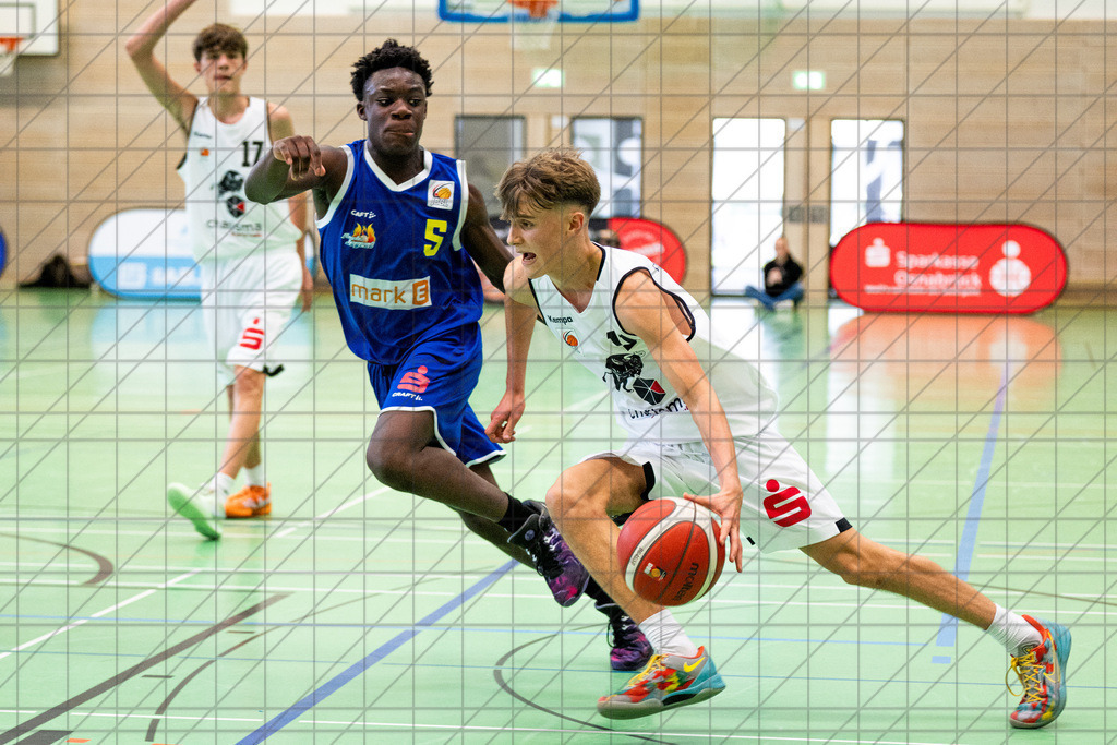 JBBL 24/25 | 13.10.2024 | Charisma Young Bulls vs. Phoenix Hagen | JBBL 24/25 | 13.10.2024 | Charisma Young Bulls vs. Phoenix Hagen - - - - - CREDIT, www.bullenfotos.de, Martin König, Hörner Weg 40, D-49078 Osnabrück, +4917663732967, Nutzung und Weitergabe nur zu den vereinbarten Zwecken. Presseanfragen an Urheber. Alle Rechte beim Urheber. - - - - - - Realisiert mit Pictrs.com
