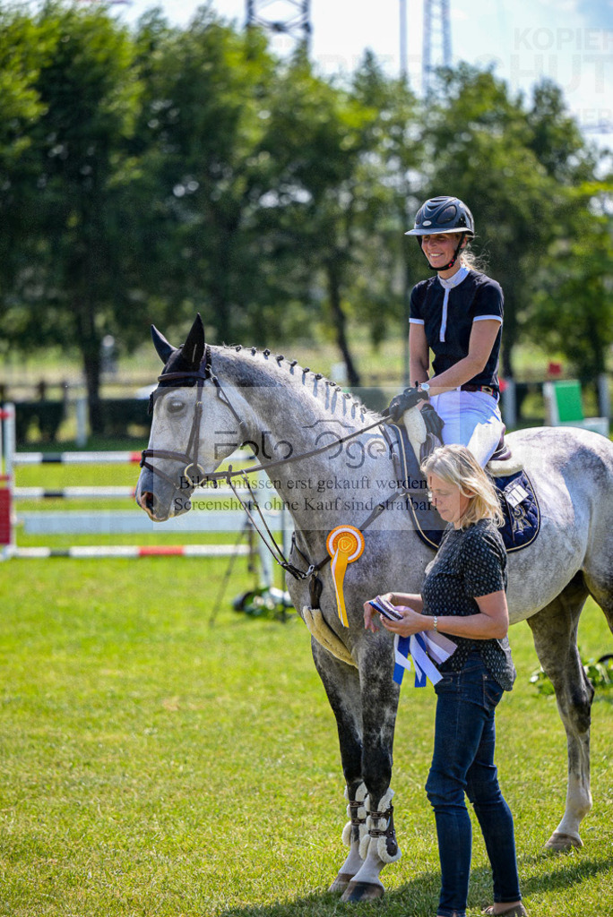 Reitturnier Voxtrup | Entdecke hochwertige Reitturnierfotos von Foto Oger. Professionell, emotional und authentisch – jetzt Lieblingsmomente im Shop bestellen.Deutschlandweite Turnierfotografie. - Realisiert mit Pictrs.com