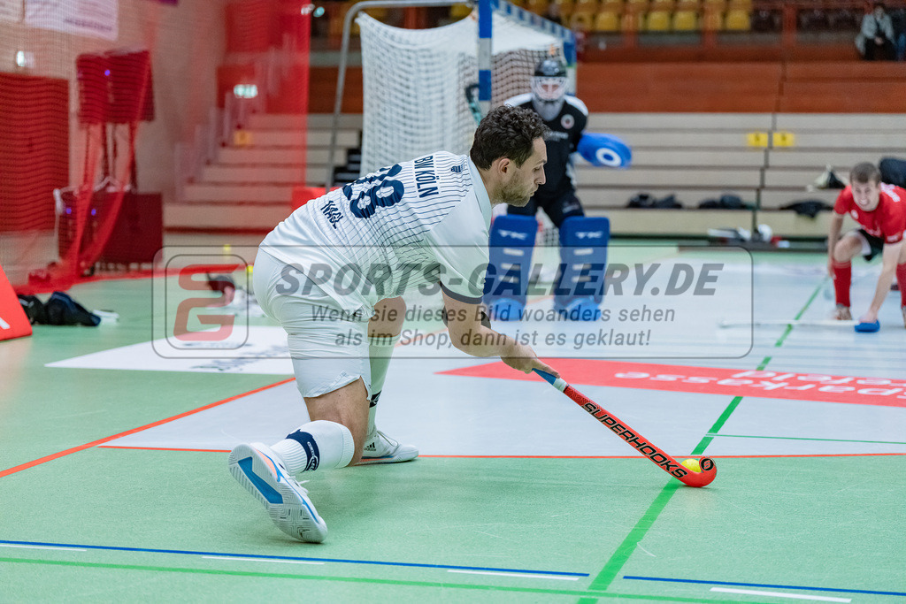 HK_20231216_107422 | 1. Bundesliga Herren  Crefelder HTC - Blau Weiß Köln am 16.12.2023 Sporthalle Glockenspitz, Krefeld , Cedric Nagl ( Blau Weiß Köln #28 )
