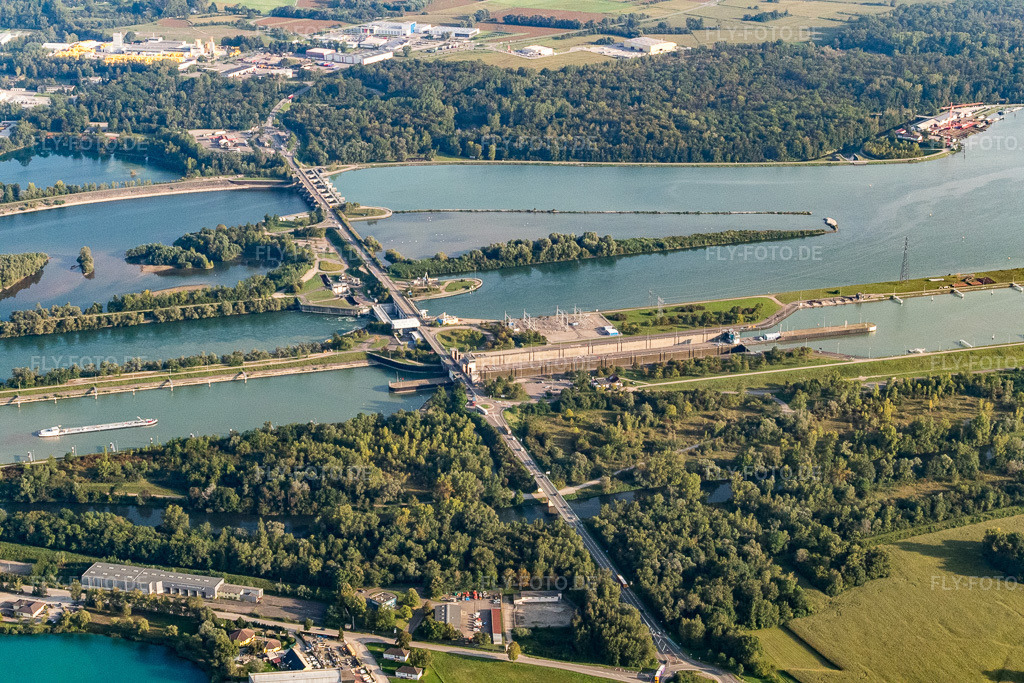 Luftbild: Rheinbrücke Gambsheim Schleuse bei Freistett in Gambsheim im Bundesland Bas-Rhin in Frankreich. – Foto: P1000977.jpg vom 15.09.2014 durch Werner Riehm/FLY-FOTO.de – Auflösung des Originals: 5472 x 3648 px