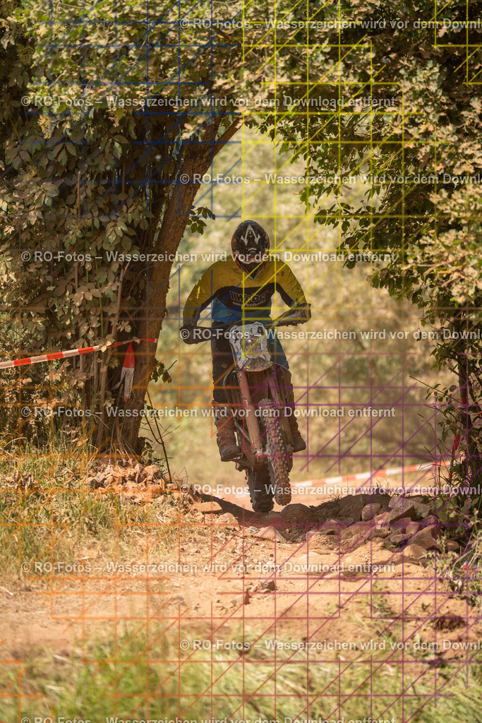 Wolfshausen 5 Lauf -798 | Sportfotografie von RO-Fotos: Motorsport, Motocross, Enduro, Laufveranstaltungen und Triathlon. Professionelle Fotos von Sportlern und Events. - Realisiert mit Pictrs.com