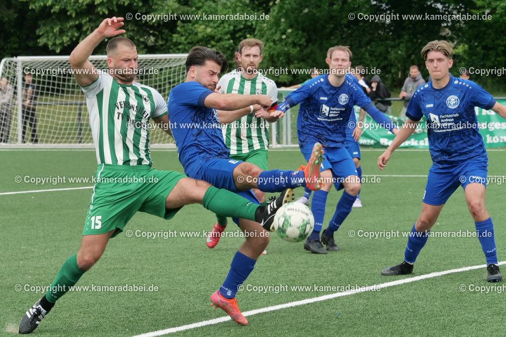 Fußball : Bezirksliga : TV Voerde - FC Sterkrade 72 | Fußball : Bezirksliga : TV Voerde - FC Sterkrade 72 am 25.05.2025 in Voerde - Realisiert mit Pictrs.com