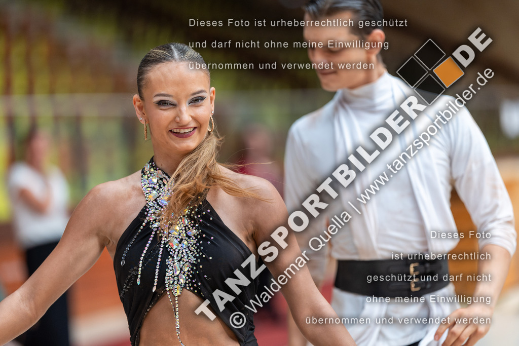 20240810-01735 | Hier finden Sie Tanz Bilder vom Latein und Standard Formationen tanzen. Sportbilder vom Tanzsport. Schöne Fotos und von Weltmeisterschaft, Europameisterschaft, Bundesliga, Regionalliga, Oberliga und Landesliga sowie von GOC Stuttgart, DanceComp, WM Bremen