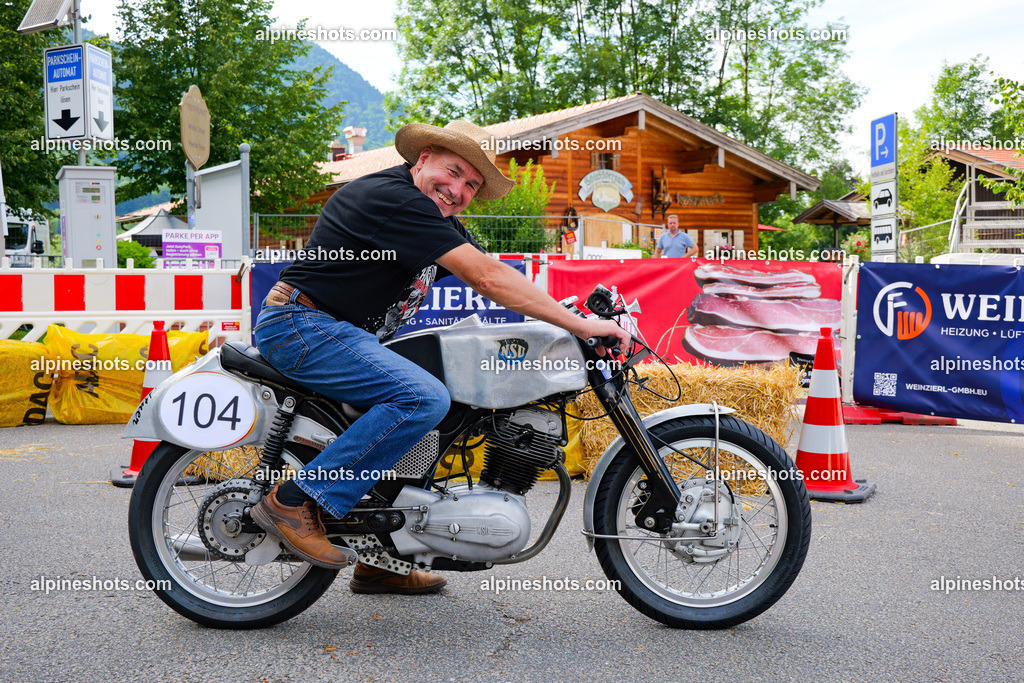 P1014616 | Erleben Sie atemberaubende, hochqualitative Fotos Ihrer Fahrt entlang der malerischen Alpenstraßen. Besuchen Sie alpineshots.com, um professionelle Aufnahmen Ihrer unvergesslichen Reise zu finden und zu kaufen - Realisiert mit Pictrs.com