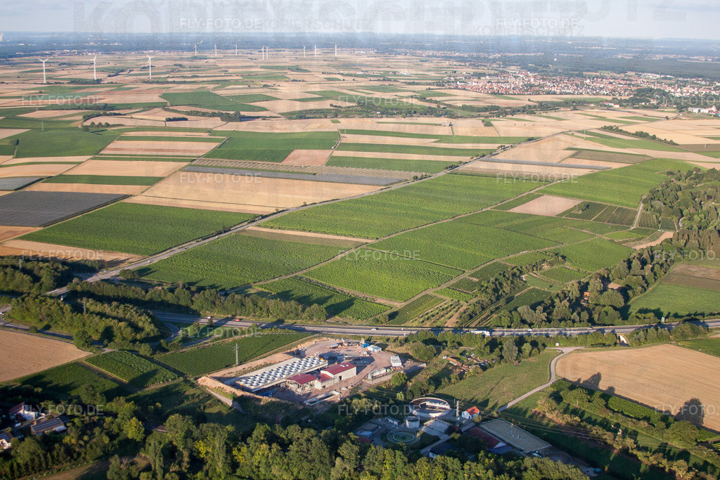 Baustelle des Erdwärmekraftwerkes des Heizkraftwerkes Geothermie an der A65 | Luftbild: Baustelle des Erdwärmekraftwerkes des Heizkraftwerkes Geothermie an der A65 in Insheim im Bundesland Rheinland-Pfalz in Deutschland. Foto: IMG_51070.jpg vom 22.07.2012 durch Werner Riehm/FLY-FOTO.de - Realisiert mit Pictrs.com