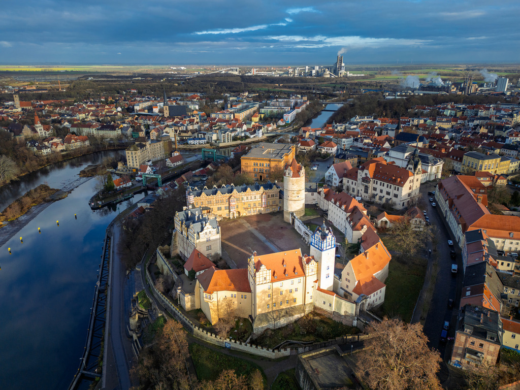 BBG_Schloss_RGB-8 | Wir machen aus Ihren Bildern Erinnerungen für die Ewigkeit | Hochwertige Fotografien für Ihr zu Hause. - Realisiert mit Pictrs.com