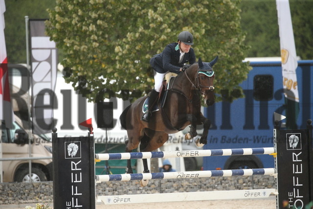 Villingendorf_2022_Prfg.Nr.08_zwei Phasen_Springprfg.Kl.M_Youngster_Tim Hoster_Twick Star (2) | Alle Fotos der Reiterjournal Fotografin Doris Matthaes im Reiterjournal Online-Fotoshop. - Realizado com Pictrs.com