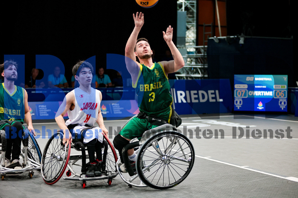 SES_TTG3X320250718-2596 | bond - Realisiert mit Pictrs.com