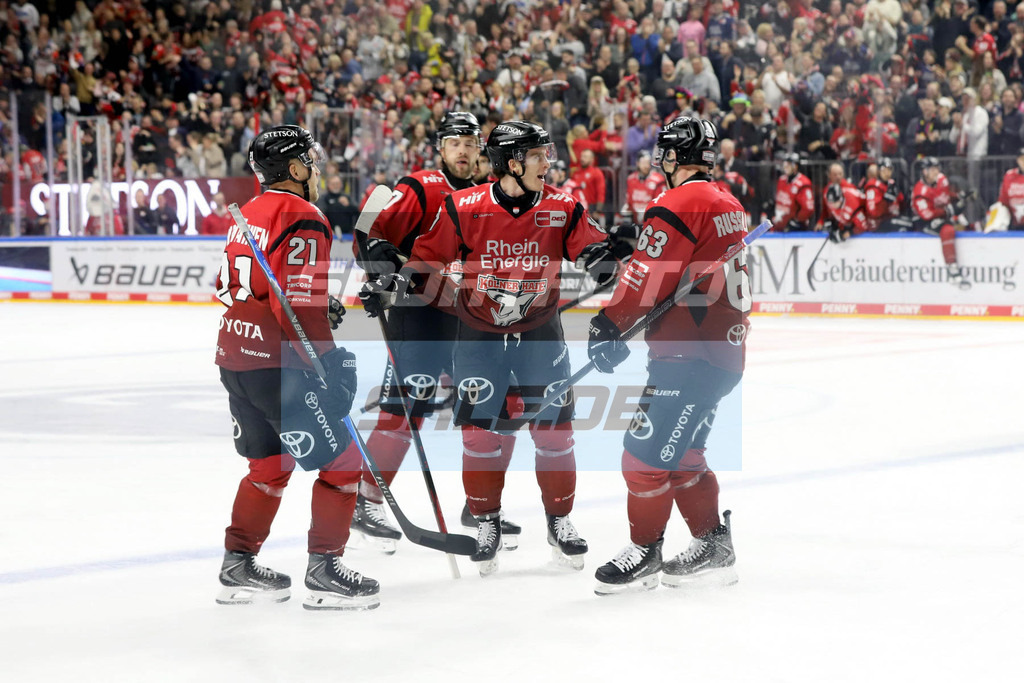 Torjubel KEC-2 | Torjubel beim KEC - © Sportfoto-Sale (DR) - Realisiert mit Pictrs.com