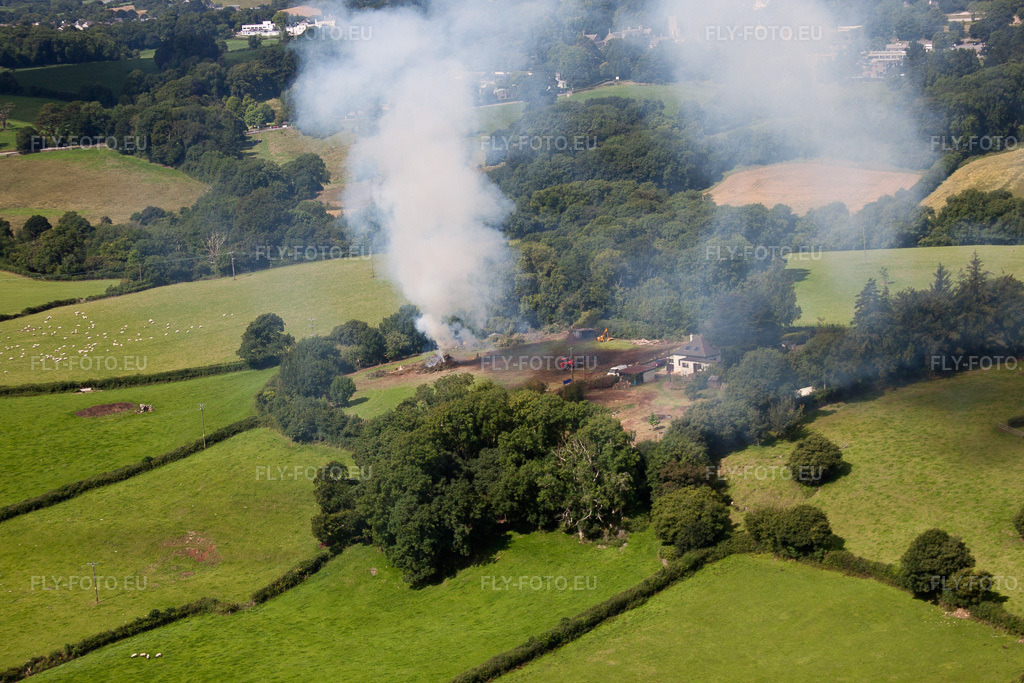 Vue aérienne: Vue de la ville à Staverton dans le département Angleterre, Grande Bretagne. Photo: IMG_19760.jpg prise le 25/07/2009 par Werner Riehm/FLY-FOTO.eu – Résolution de l'original: 4752 x 3168 px