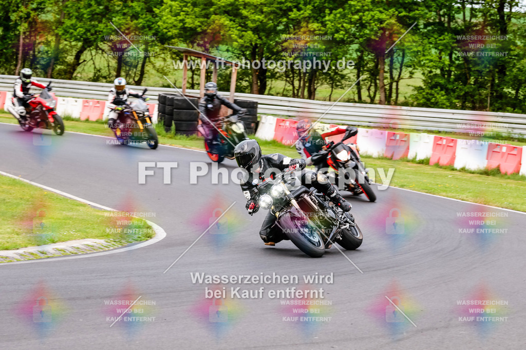 MotoTeamVBK-20127 | Hier findet Ihr Bilder von Touristenfahrten auf der Nürburgring Nordschleife oder von anderen Veranstaltungen die ich besucht habe. Viel Spass beim Durch Schauen 