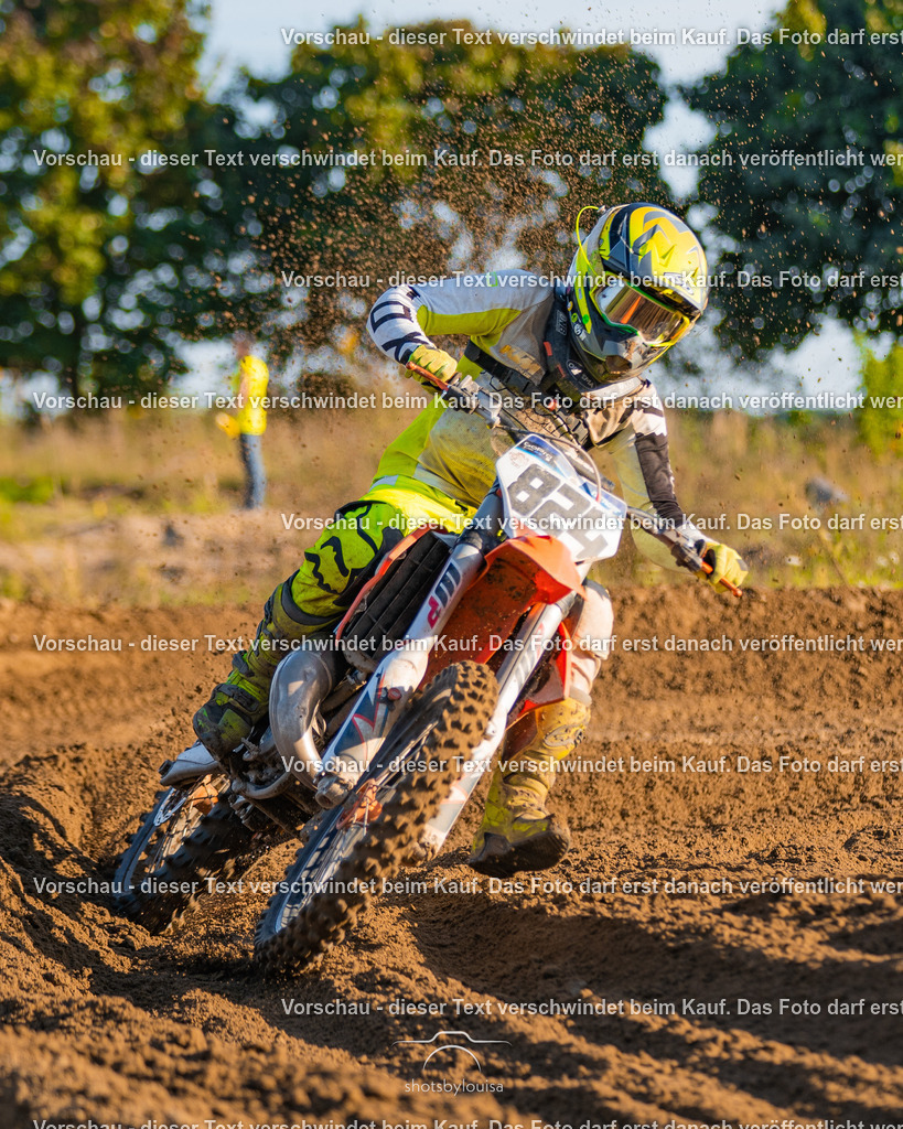 09_21_LM_Schenkenhorst-0487 | Sportfotografin aus Berlin-Brandenburg mit Fokus auf Motocross. Ich halte deine sportliche Leistung und echte Emotionen auf und neben der Strecke professionell fest. Entdecke die Fotos von deinem Rennen und bestelle sie direkt hier im Shop.