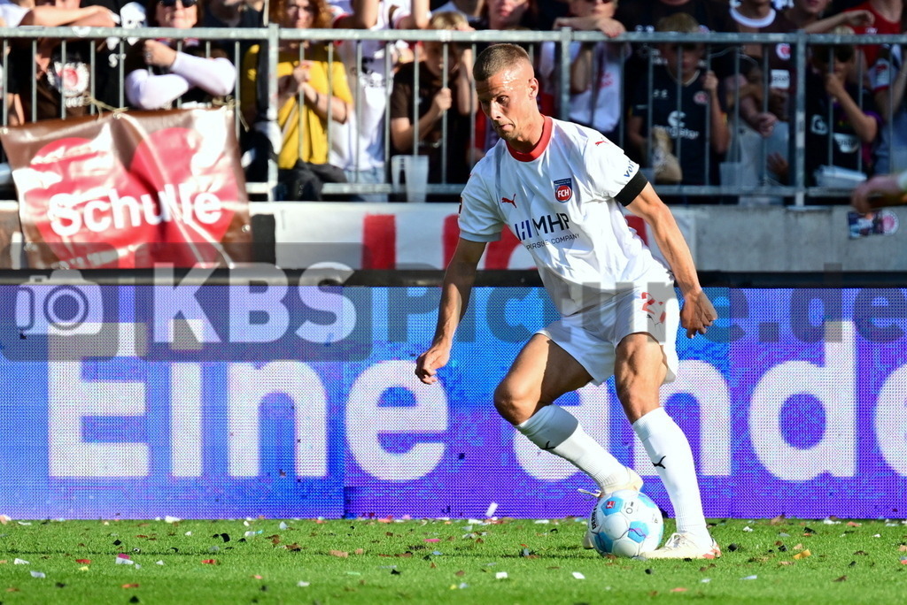 KBS Picture_FCStPauli-Heidenheim_048 | Beck Adrian (1FCHeidenheim) ,Sportplatz :  Millerntor Stadion, - Realisiert mit Pictrs.com