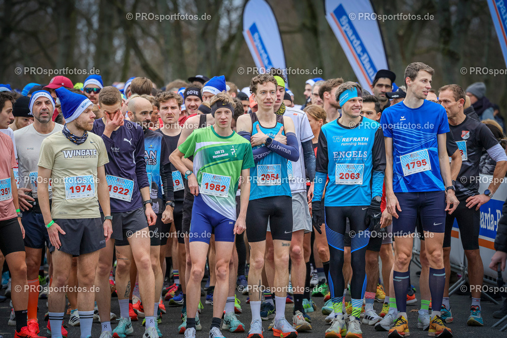 6. Bonner Nikolauslauf; Bonn, 14.12.2025 | Impressionen vom 6. Bonner Nikolauslauf am 14.12.2025 in Bonn (Nordrhein-Westfalen). 