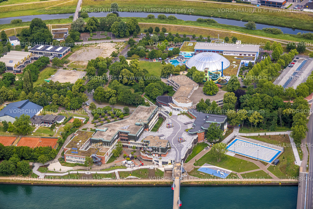 Dorsten220604676 | Luftbild, Freizeitbad Atlantis, Gymnasium Petrinum, VHS und Stadtbibliothek, Dorsten, Ruhrgebiet, Nordrhein-Westfalen, Deutschland