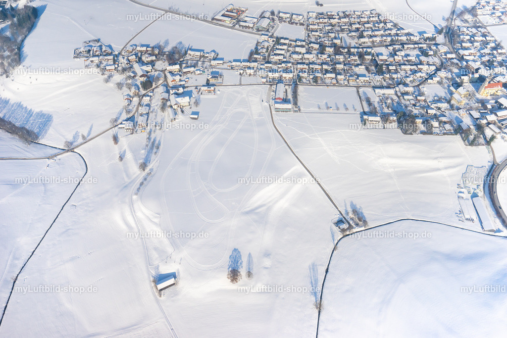 luftbild-vachendorf-winter-bruno-kapeller.ARW-5 | Luftbild von Vachendorf im Winter - Realisiert mit Pictrs.com