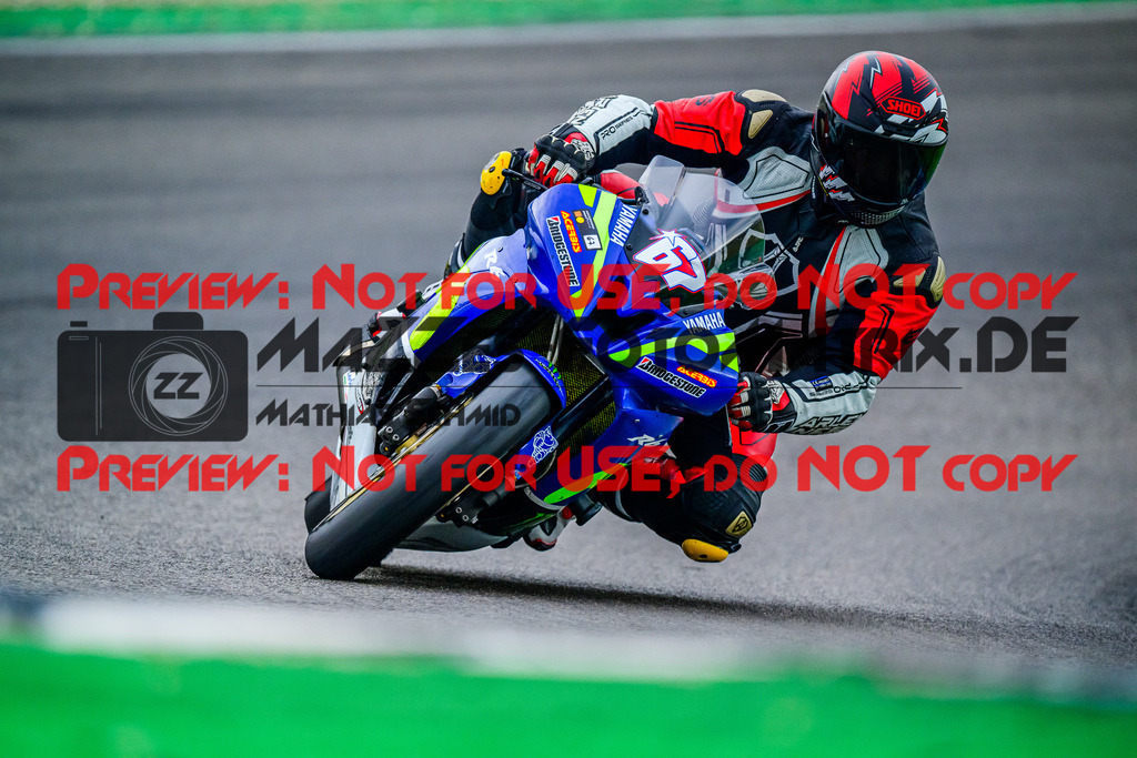 MaZZes_FotoMatrix_240614_6007705_5931 | WEISS