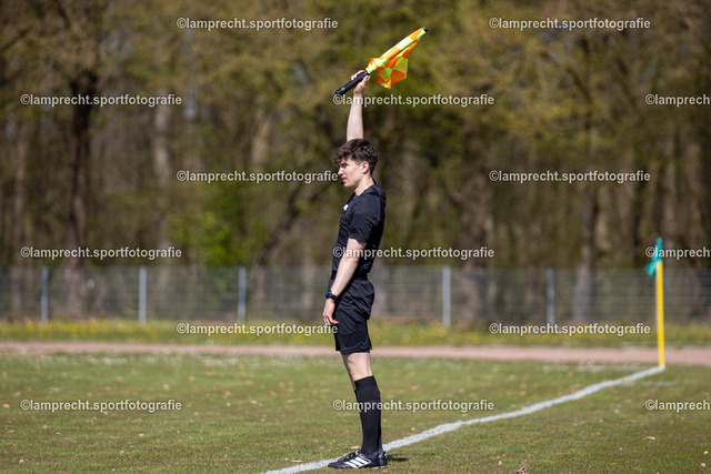 Fußball I Junioren I Saison 2025-2026 I DFB-Nachwuchsliga I 8. Spieltag I JFV Lübeck - 1. FC Magdeburg 89 | Jonas Blomtrath (2. Assistent) - Realisiert mit Pictrs.com