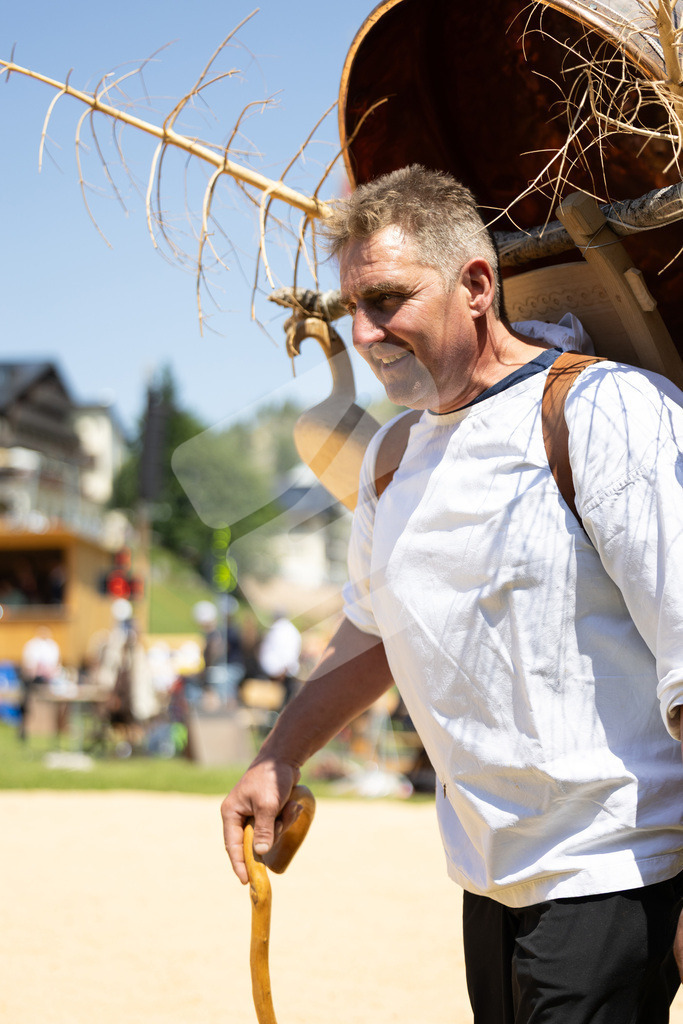Rigi2025_2093 | Die Schwinger des Schwyzer Kantonalen Schwingerverbandes: Fotos, die Dynamik und Leidenschaft festhalten, sowie emotionale Momente aus dem traditionellen Schwingsport zeigen. - Realisiert mit Pictrs.com