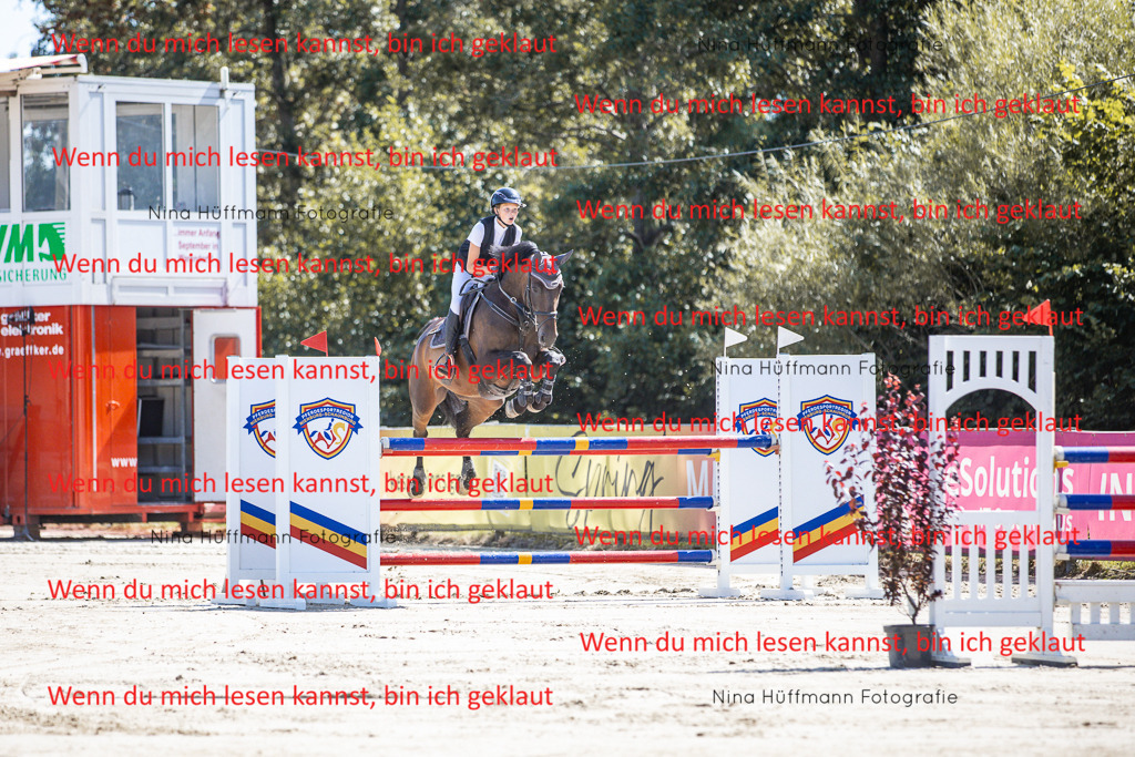 BK1A6768 | Turnierbilder Turnierfotos Nina Hüffmann Turnierfotografie Pferdefotografie Tierzeichnung Haustierzeichnung Pferdezeichnung Hundezeichnung Videograf  - Realisiert mit Pictrs.com