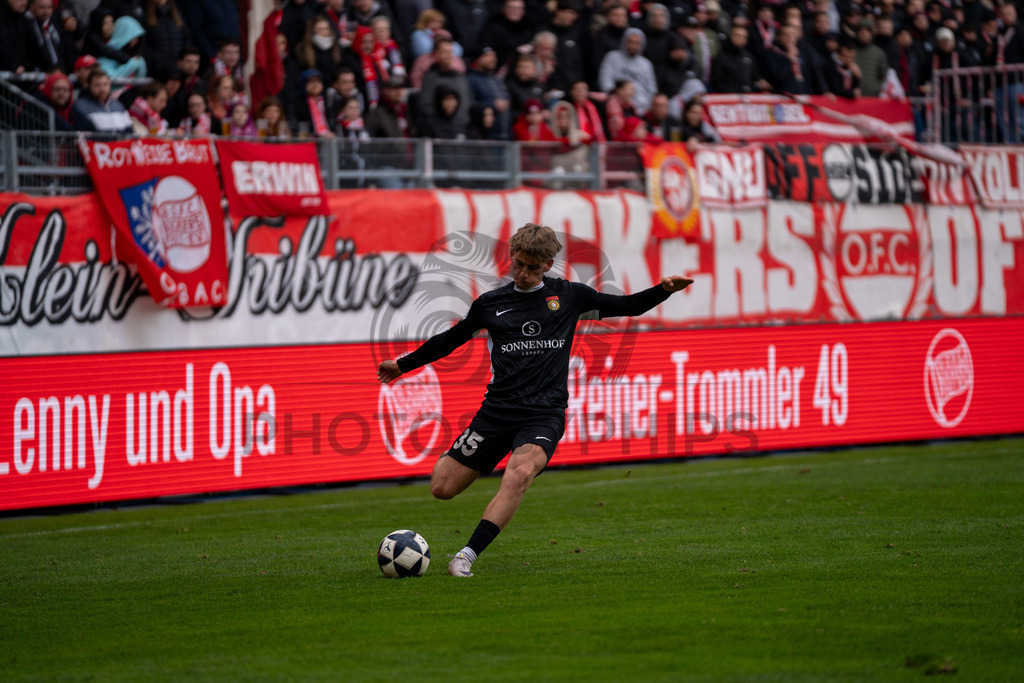 Kickers Offenbach vs. SG Sonnenhof Grossaspach, Fussball, Regionalliga Suedwest, 24. Spieltag, 14.03.2026 | Lukas Stoppel (SG Sonnenhof Großaspach, #35),Kickers Offenbach vs. SG Sonnenhof Grossaspach, Fussball, Regionalliga Suedwest, 24. Spieltag, 14.03.2026Foto: photosbyphips/Philip Ziegler