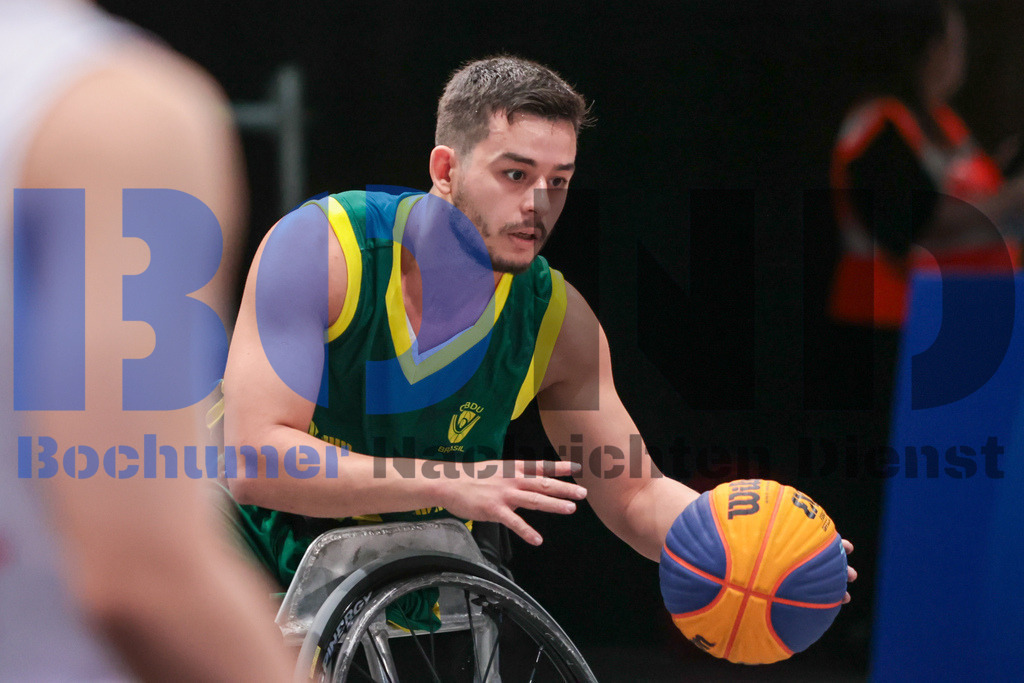 SES_TTG3X320250718-2471 | bond - Realisiert mit Pictrs.com