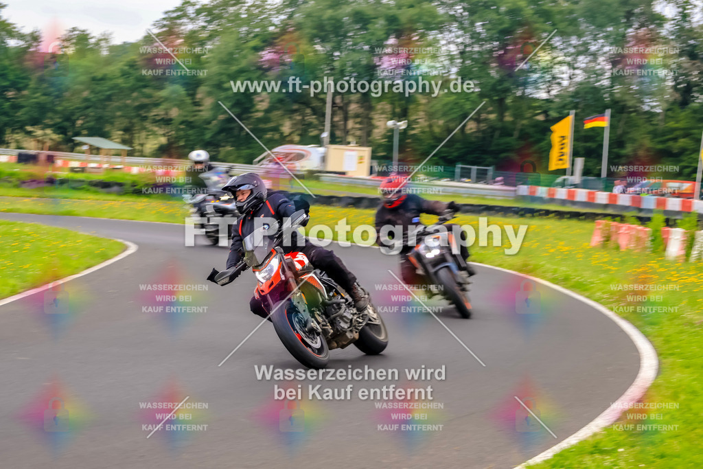 VBK-7099 | Hier findet Ihr Bilder von Touristenfahrten auf der Nürburgring Nordschleife oder von anderen Veranstaltungen die ich besucht habe. Viel Spass beim Durch Schauen 