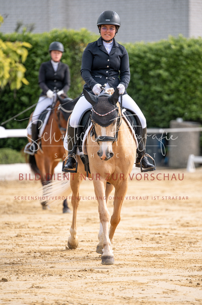 Schugtsche-Aluta25-40.DressurprfA_-104 | Schugtsche Fotografie - Realisiert mit Pictrs.com