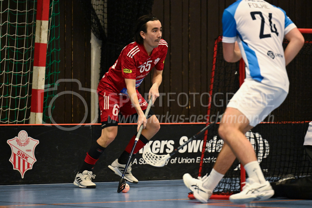 Strängnäs IBK vs FBC Kalmarsund Ungdom - 6. =January= 2024 | Strängnäs IBK vs FBC Kalmarsund Ungdom
Thomas Arena, Strängnäs
Rasmus Jansson (#65 Strängnäs IBK)
Bild: Sportfotografie Markus Aeschimann | www.markus-aeschimann.ch - Realisiert mit Pictrs.com