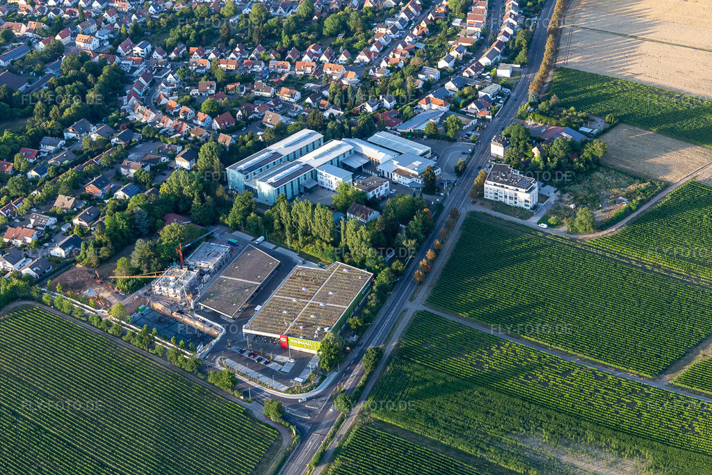 Luftbild: Wasgau Frischemarkt Landau an der Wollmesheimer Höhe in Landau in der Pfalz im Bundesland Rheinland-Pfalz in Deutschland.Foto: IMG_133687.jpg vom 18.07.2022 durch Werner Riehm/FLY-FOTO.deStadt Landaufacebook-official