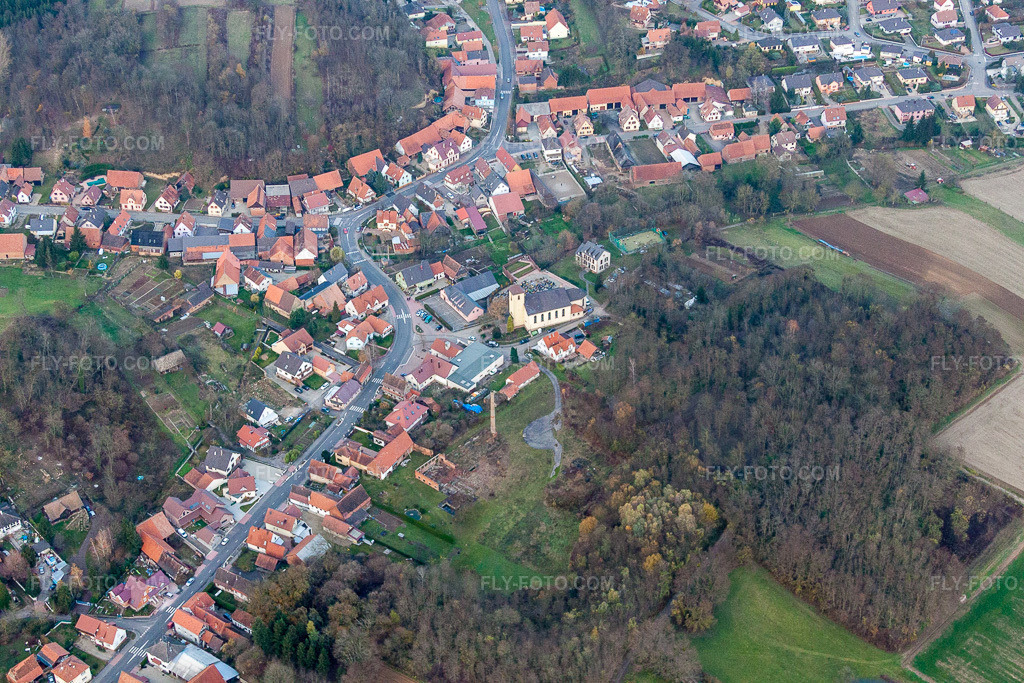 Aerial view: View of the town in Neewiller-près-Lauterbourg in the state Bas-Rhin, France.Photo: IMG_22971.jpg taken on 11/21/2009 by Werner Riehm/FLY-FOTO.comResolution of the original: 4752 x 3168 px