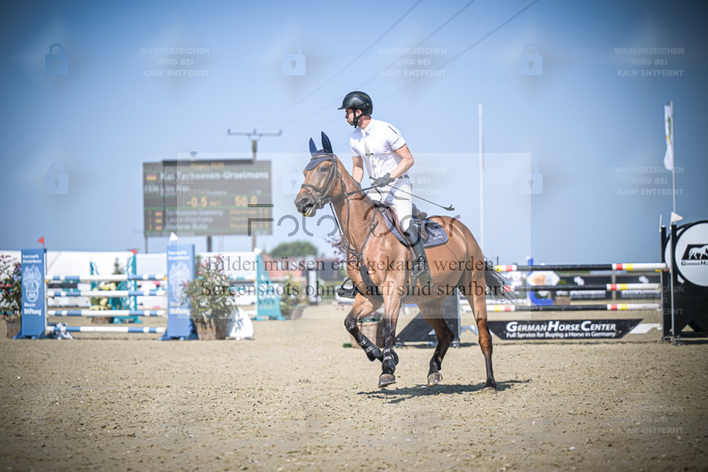 DOS_2279 | Entdecke hochwertige Reitturnierfotos von Foto Oger. Professionell, emotional und authentisch – jetzt Lieblingsmomente im Shop bestellen. - Realisiert mit Pictrs.com