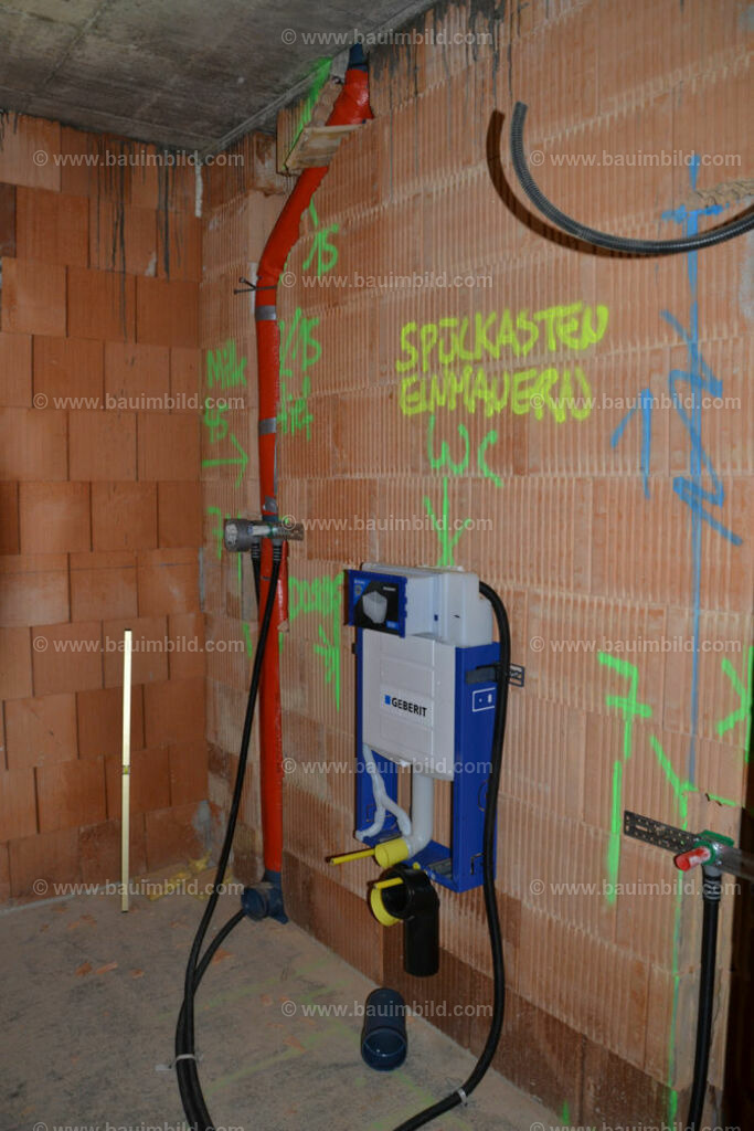 bib-lg15-sanitaer-0037 | Nach LV-Leistungsgruppen sortierte Detailfotos über den Bau eines Hauses. Alle Hausbau-Bilder direkt vom Urheber und Autor der Website Haus-Selber-Bauen.com