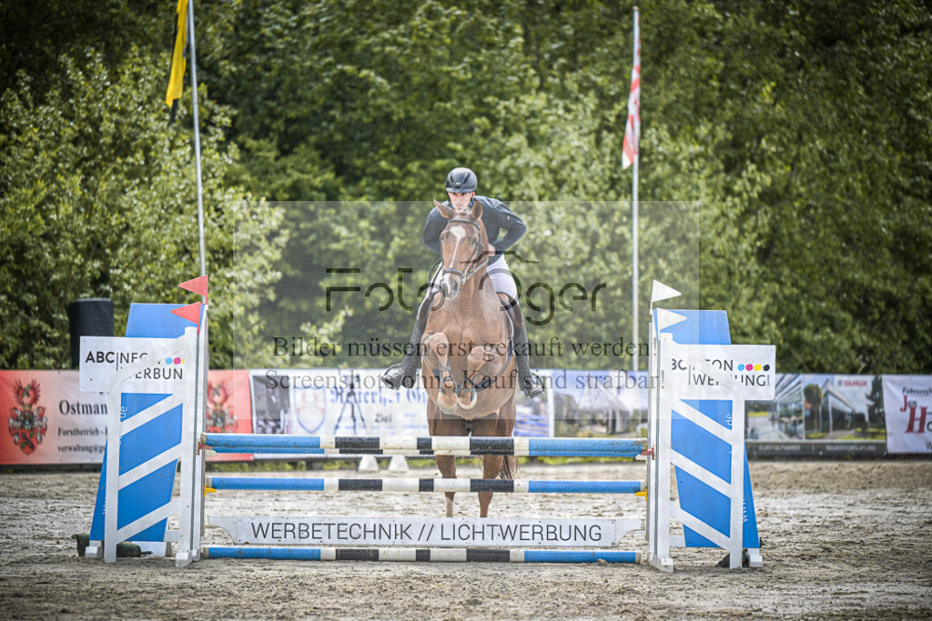 DOS_7508 | Entdecke hochwertige Reitturnierfotos von Foto Oger. Professionell, emotional und authentisch – jetzt Lieblingsmomente im Shop bestellen.Deutschlandweite Turnierfotografie. - Realisiert mit Pictrs.com