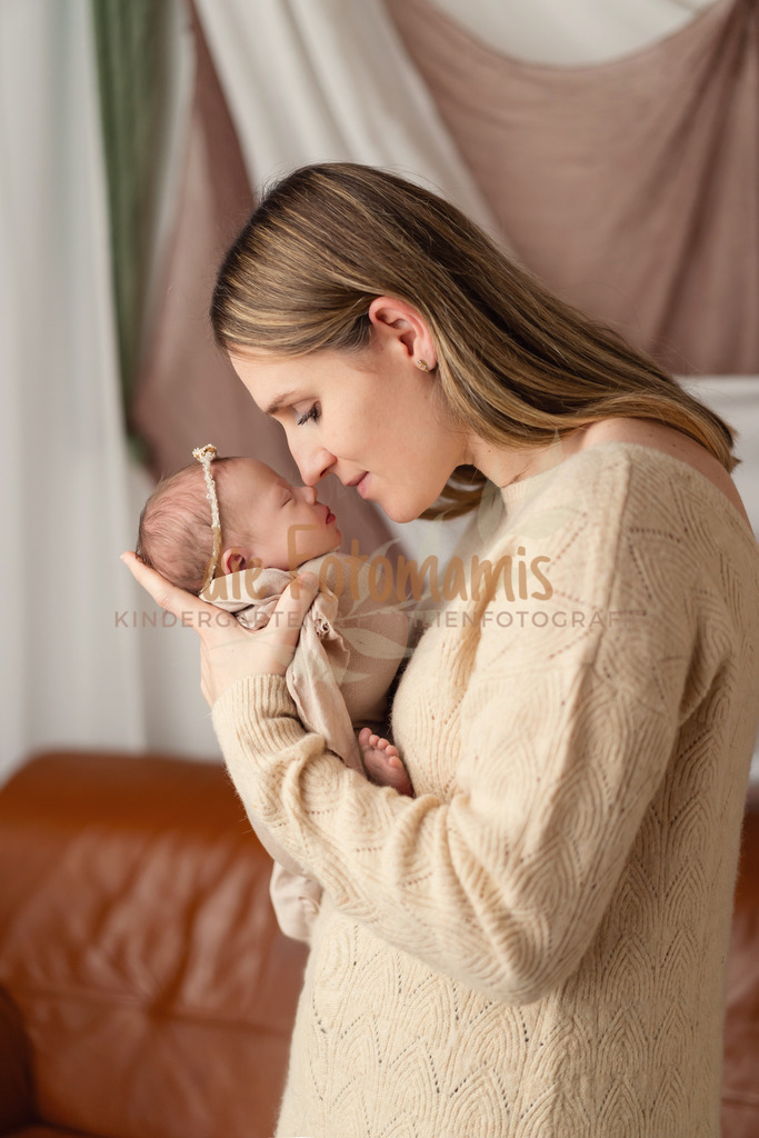 DSC04145 | Die Fotomamis – Eure Fotografen für Babybauch-, Neugeborenen-, Familien-, Kindergarten- und Hochzeitsfotografie. Mit Feingefühl, Leidenschaft & Liebe zum Detail.