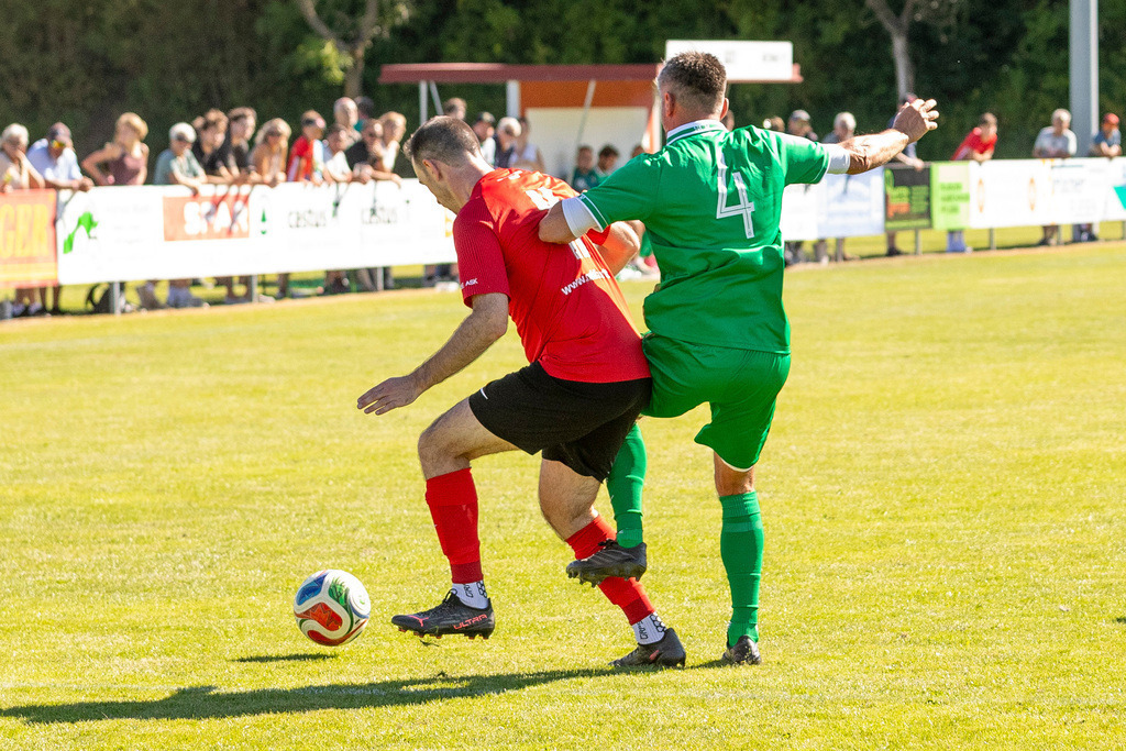 Spiel-0348_Legenden ASK-RAPID | Fotodoku 80 Jahre ASK-Loosdorf: Legendenmatch ASK-Loosdorf - Rapid WIENSponsoren, Mannschaften, Begrüßung, Interviews, das Spiel, Besucher, Fans, Stimmung.